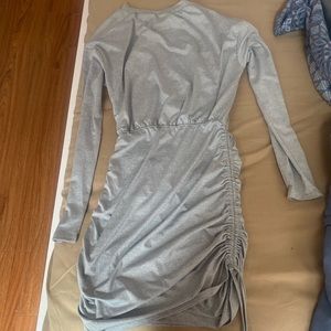 Dress doesn't fit me properly..never worn before